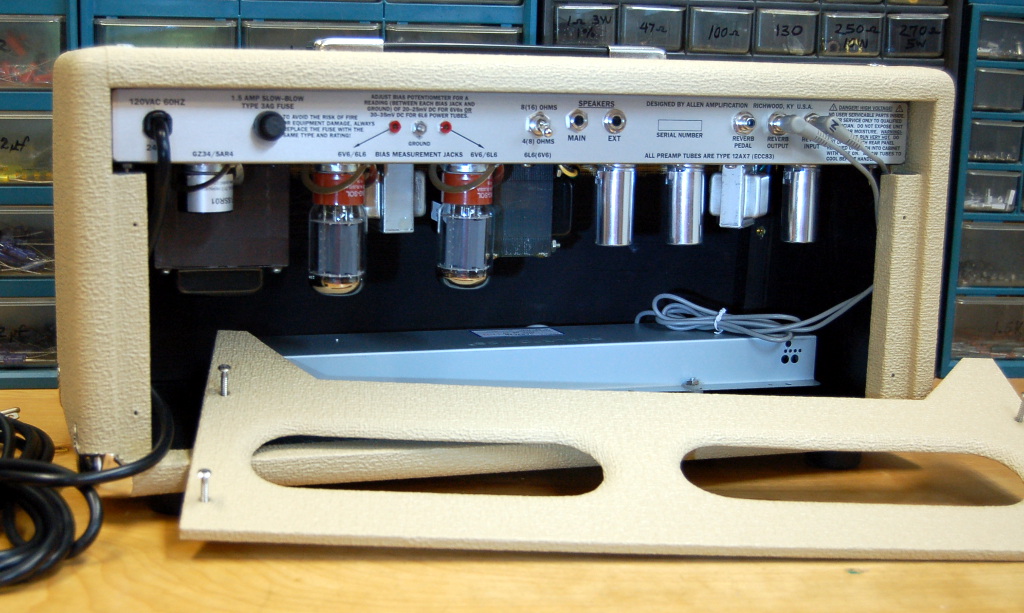 Hot Blond Head - shown with plug-in solid-state rectifier. Tube rectifier can also be used.